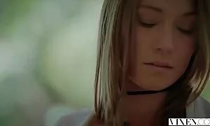 Popcorn film et films francais porno gratuits 2 étudiants avec une grosse bite baise partout