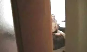 Tushy teen réalise son rêve anal et triche avec le colocataire de son petit extrait de film porno français ami