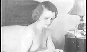 Minets faire un trio extrait de film porno français qui perce tous les trous du cul droit